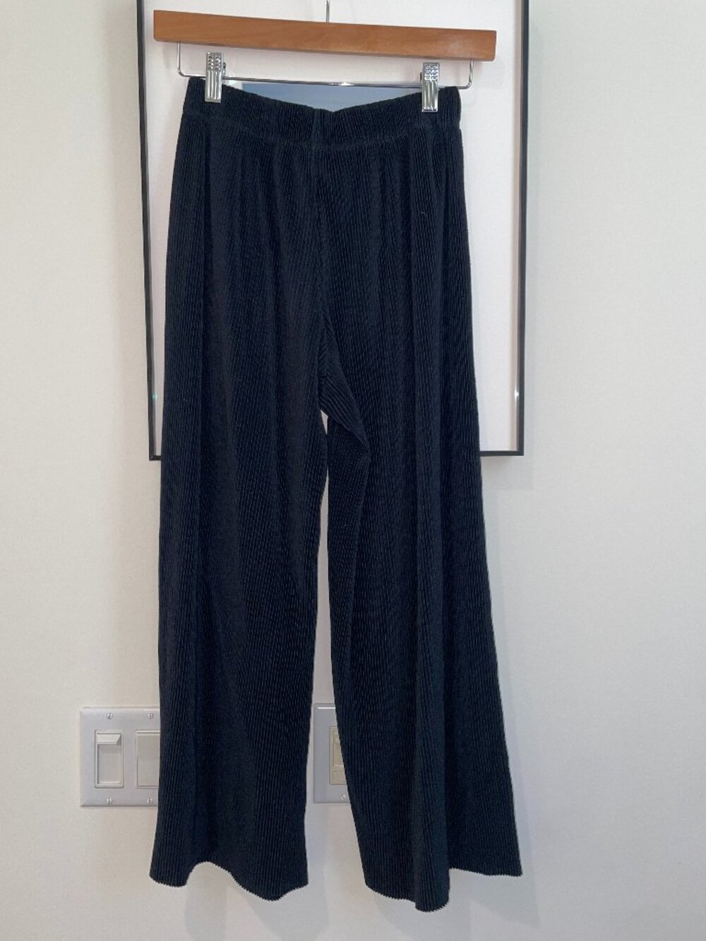 Uniqlo pleated black dress pants